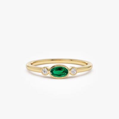 Inel Trilogy Bezel cu smarald oval si diamante