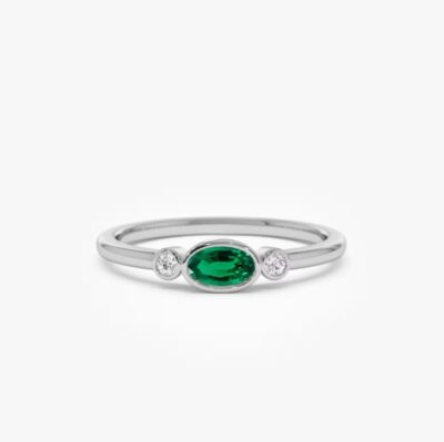 Inel Trilogy Bezel cu smarald oval si diamante - imagine 4