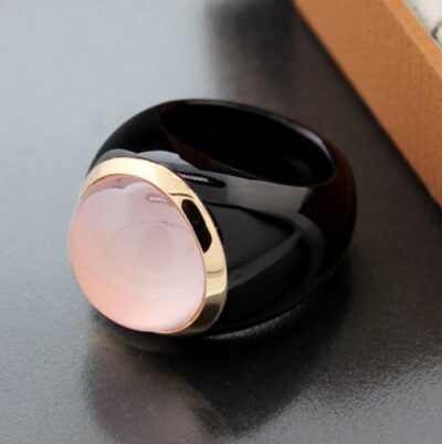 Noir Rosé — Inel statement cu cuarț roz 16 mm, montură din aur roz 585 și bandă din agat negru - imagine 5