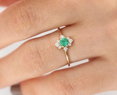 Inel de logodna cu smarald si diamante naturale - imagine 6