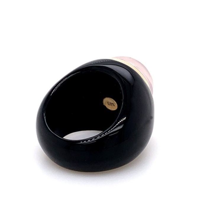 Noir Rosé — Inel statement cu cuarț roz 16 mm, montură din aur roz 585 și bandă din agat negru - imagine 3
