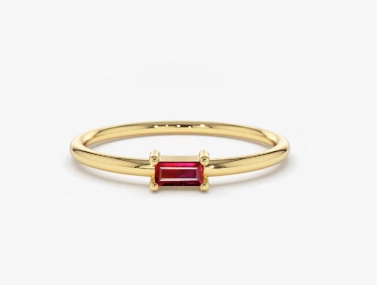 Inel Ruby Baguette din aur cu rubin natural